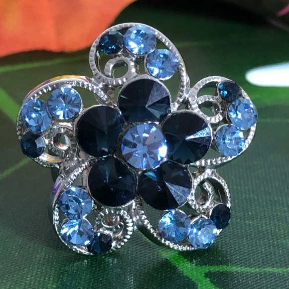 Blue Rhinestones Ring - Picture 2 of 7